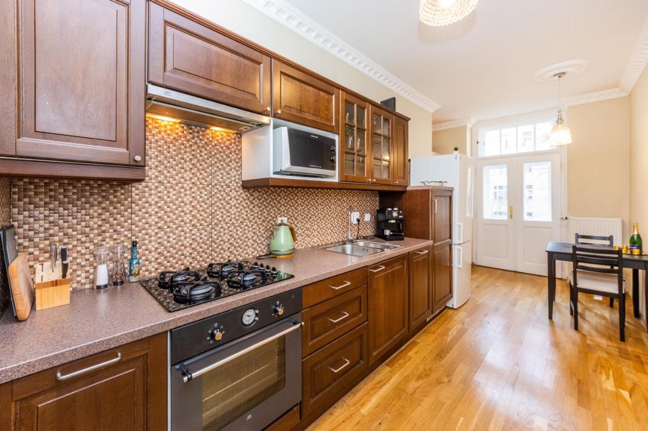 Prostorny Tripokojovy Apartman U Nabrezi Vltavy Apartment Praha Bagian luar foto