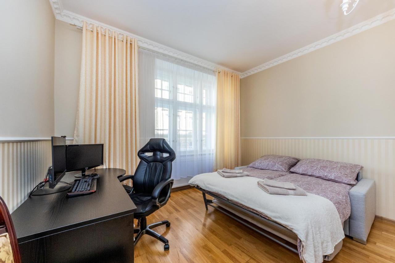 Prostorny Tripokojovy Apartman U Nabrezi Vltavy Apartment Praha Bagian luar foto